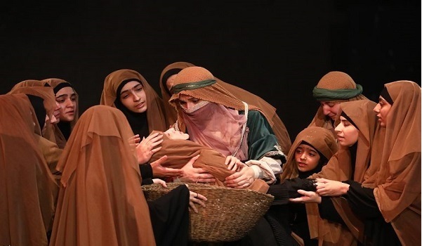 نمایش لکچر پرفورمنس «فاطمه» اجرا میشود نمایش لکچر پرفورمنس «فاطمه» اجرا میشود