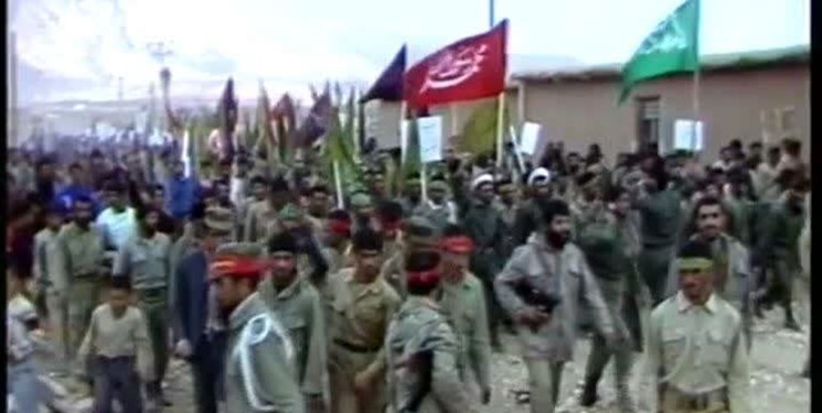 روایت 300 نفری که پیاده خود را به جبهه رساندند روایت 300 نفری که پیاده خود را به جبهه رساندند