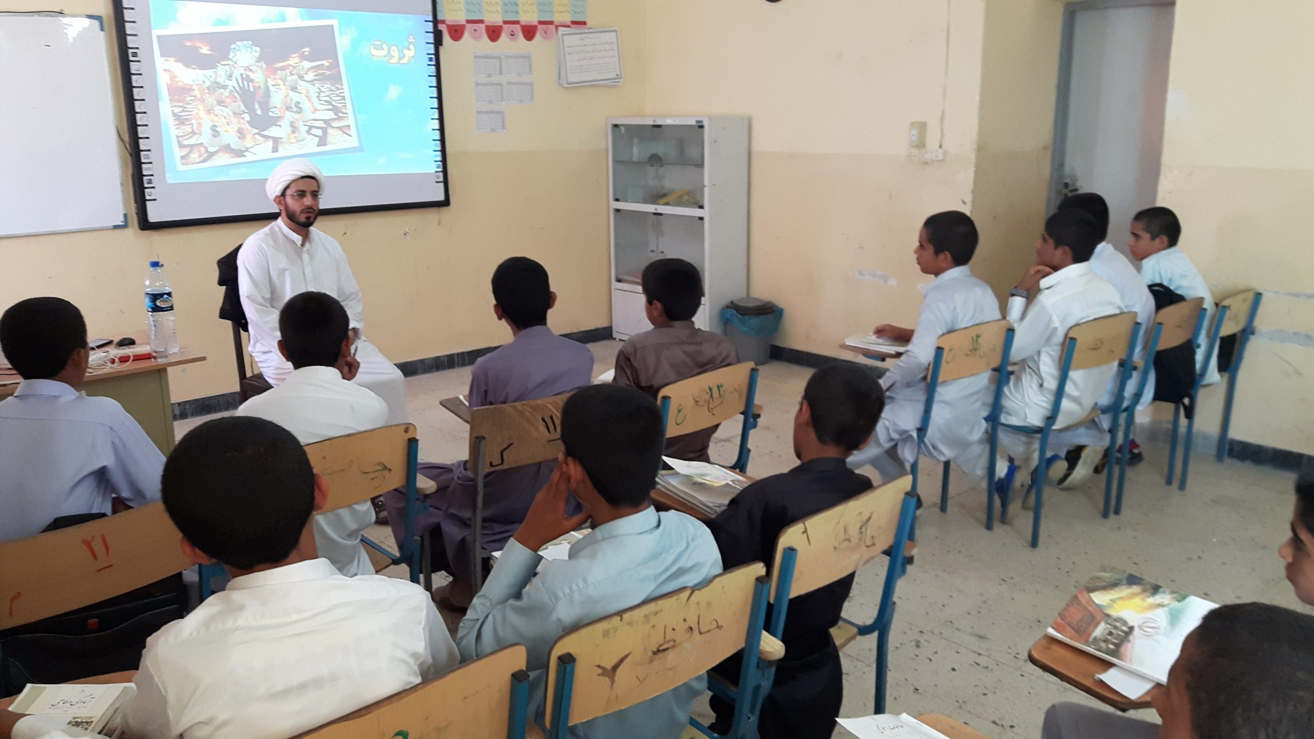 فعالیت ۱۰۰ دانش آموز نخبه اهل تسنن برای رفع مشکلات اجتماعی و محرومیتزدایی در سیستان و بلوچستان فعالیت ۱۰۰ دانش آموز نخبه اهل تسنن برای رفع مشکلات اجتماعی و محرومیتزدایی در سیستان و بلوچستان