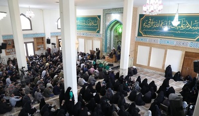 سلسله جلسات «یک ظهر بهاری» در حرم زینبیه اصفهان