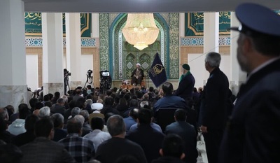 سلسله جلسات «یک ظهر بهاری» در حرم زینبیه اصفهان