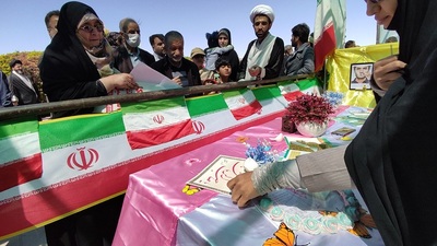 برپایی غرفه فرهنگی توسط دبیرستان علوم و معارف اسلامی صدرا