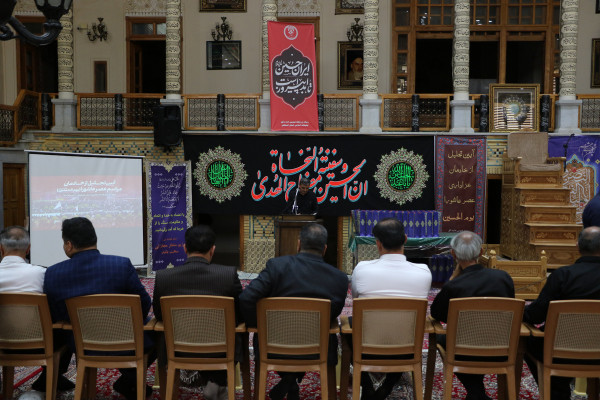 تجلیل از خادمان و برگزار کنندگان مراسم عصر عاشورا « یوم الحسین ع»