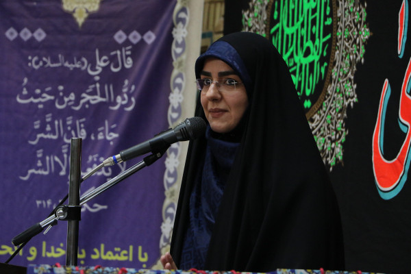 تجلیل از خادمان و برگزار کنندگان مراسم عصر عاشورا « یوم الحسین ع»