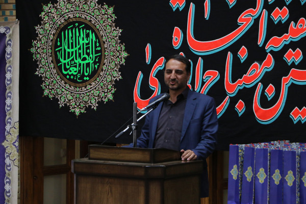 تجلیل از خادمان و برگزار کنندگان مراسم عصر عاشورا « یوم الحسین ع»
