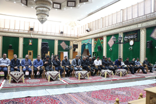تجلیل از خادمان و برگزار کنندگان مراسم عصر عاشورا « یوم الحسین ع»