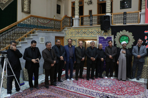 تجلیل از خادمان و برگزار کنندگان مراسم عصر عاشورا « یوم الحسین ع»