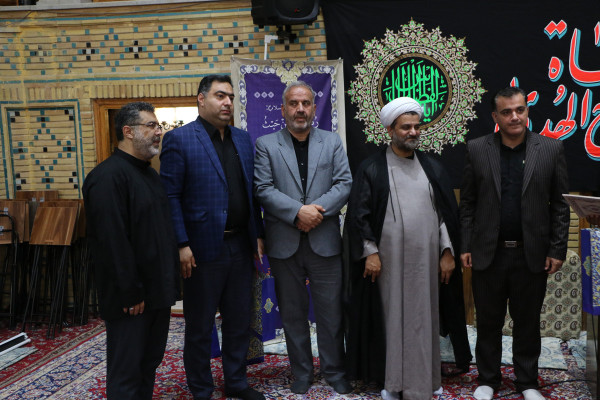 تجلیل از خادمان و برگزار کنندگان مراسم عصر عاشورا « یوم الحسین ع»