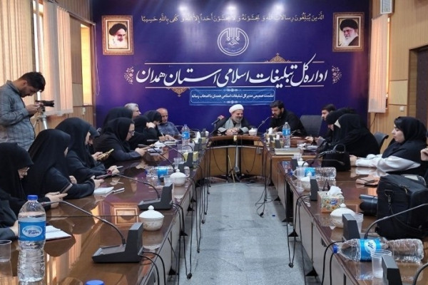 خبرنگاران، افسران خط مقدم نبرد روایت‌ها هستند