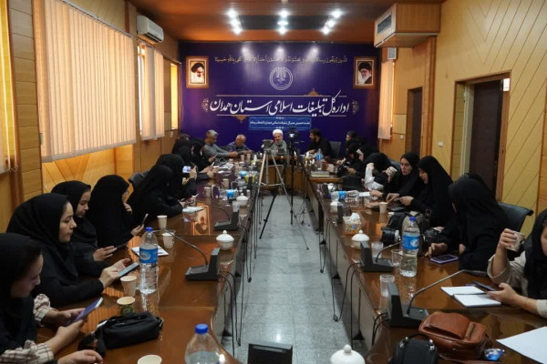 خبرنگاران، افسران خط مقدم نبرد روایت‌ها هستند