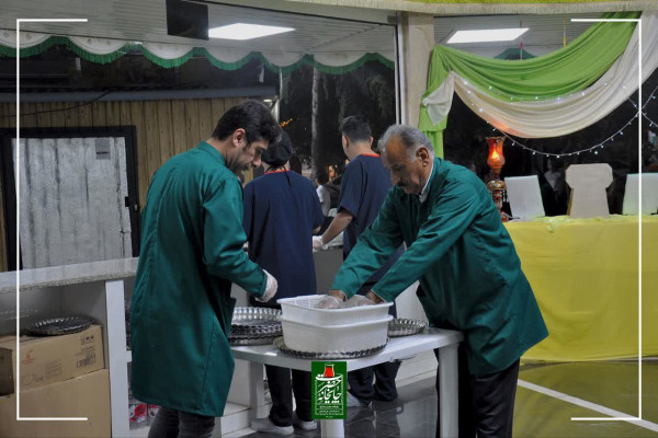 چایخانه حضرت رضا(ع)میزبان مدافعان سلامت شد