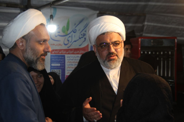 بازدید مدیرکل تبلیغات اسلامی فارس از نمایشگاه فرهنگی موکب انتظار در شهرک بزین شیراز