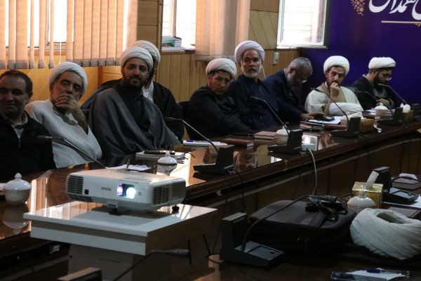 نشست تخصصی «عملیات زندگی با آیه‌ها» استان همدان 1404