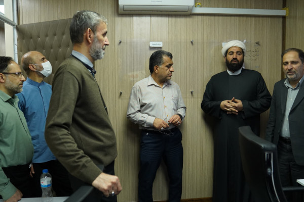بازدید معاون اداری مالی و همکاران بخش اداری از مرکز رسانه تبلیغات اسلامی خوزستان