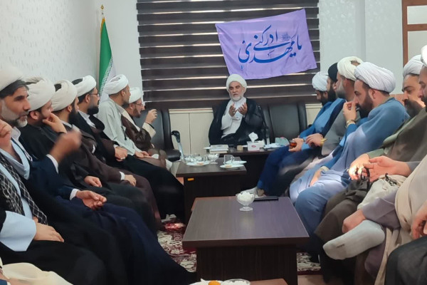 نشست هم اندیشی مبلغین با امام جمعه شهرستان دره شهر بمناسبت فرا رسیدن نیمه شعبان و دهه مبارکه فجر انقلاب
