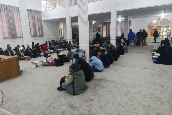 برگزاری محفل انس با قرآن در مسجد جامع شهرستان دره شهر