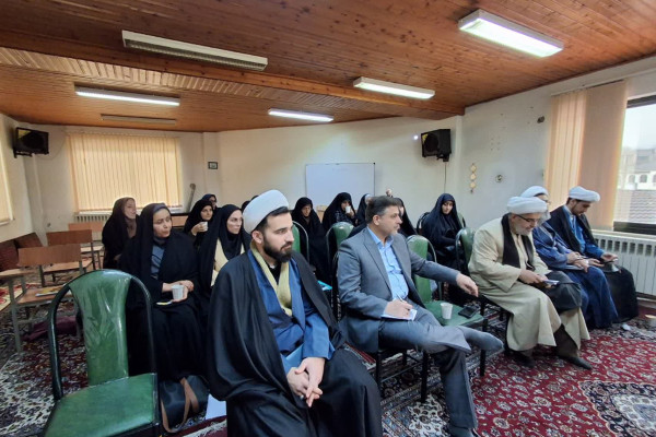 نشست هم‌اندیشی و تبیین طرح ملی «زندگی با آیه‌ها»شهرستان لاهیجان برگزار گردید