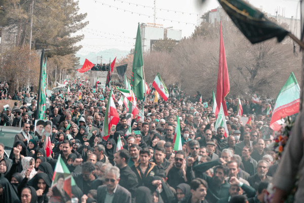 بکشید مارا ملت ما بیدار تر میشود...