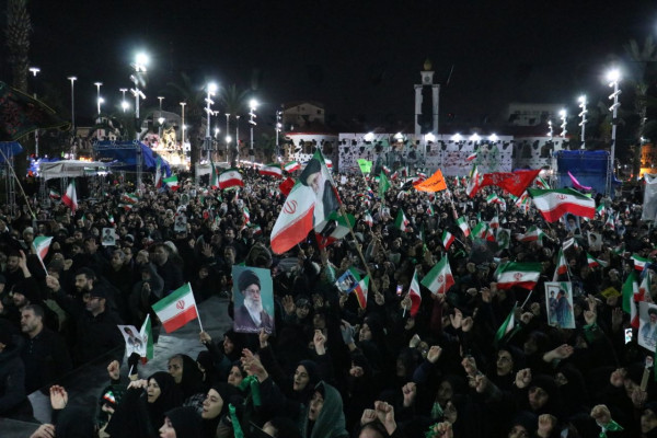 چهاردهمین حضور مردم غیور رشت در میدان شهدای ذهاب