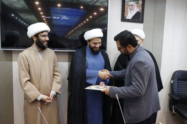 تقدیر از معلمان فداکار مدارس صدرا رشت به مناسبت هفته معلم
