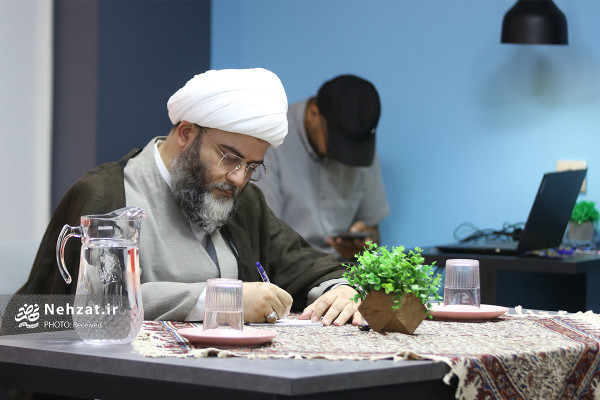 کسی‌ که حق را رها کند، هرچند قوی و عزت‌مند باشد، سرانجام خوار می‌شود