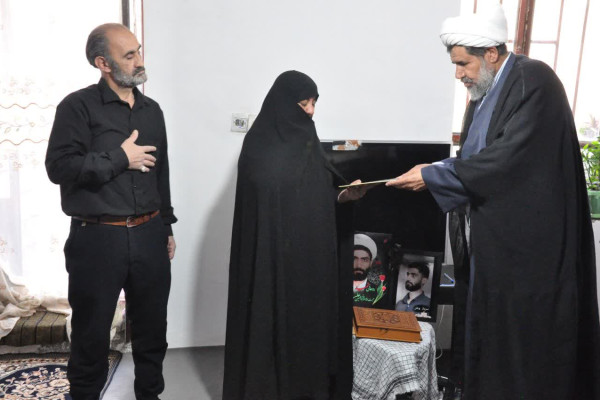 تجلیل از خانواده شهید طلبه شهید علیرضا ولیزاده