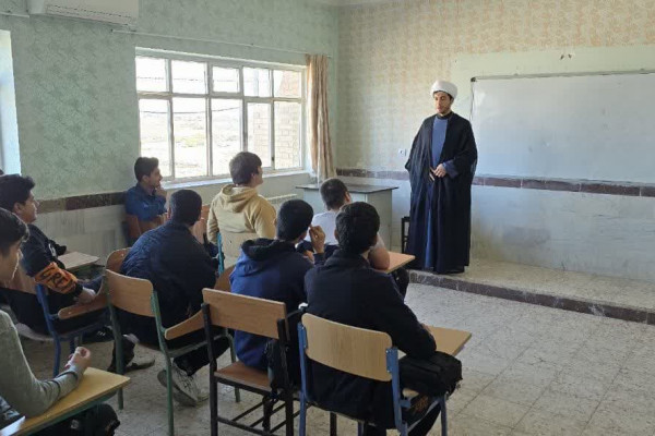 تبلیغ روحانیون اعزامی اداره تبلیغات اسلامی مهران در مدارس